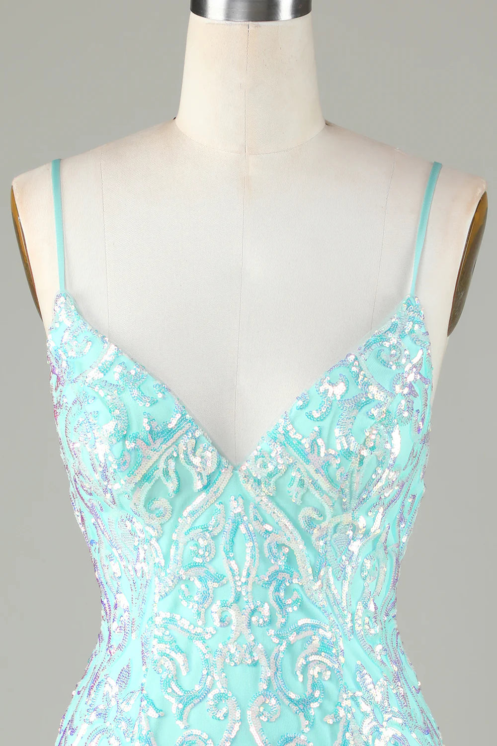 Luolandi Tight Glitter Spaghetti Straps Homecoming Dress V-neck Open Back Short Prom Dress