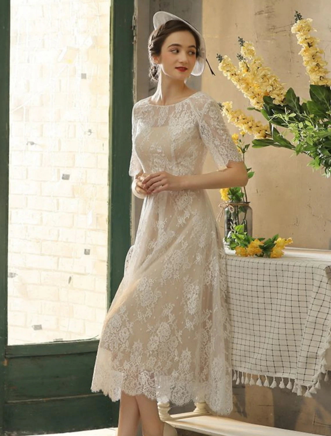 Luolandi Reception Fall Wedding Dresses Little Dresses in Color A-Line Illusion Neck Half Sleeve Tea Length Lace Bridal Gowns With Sash / Ribbon Appliques