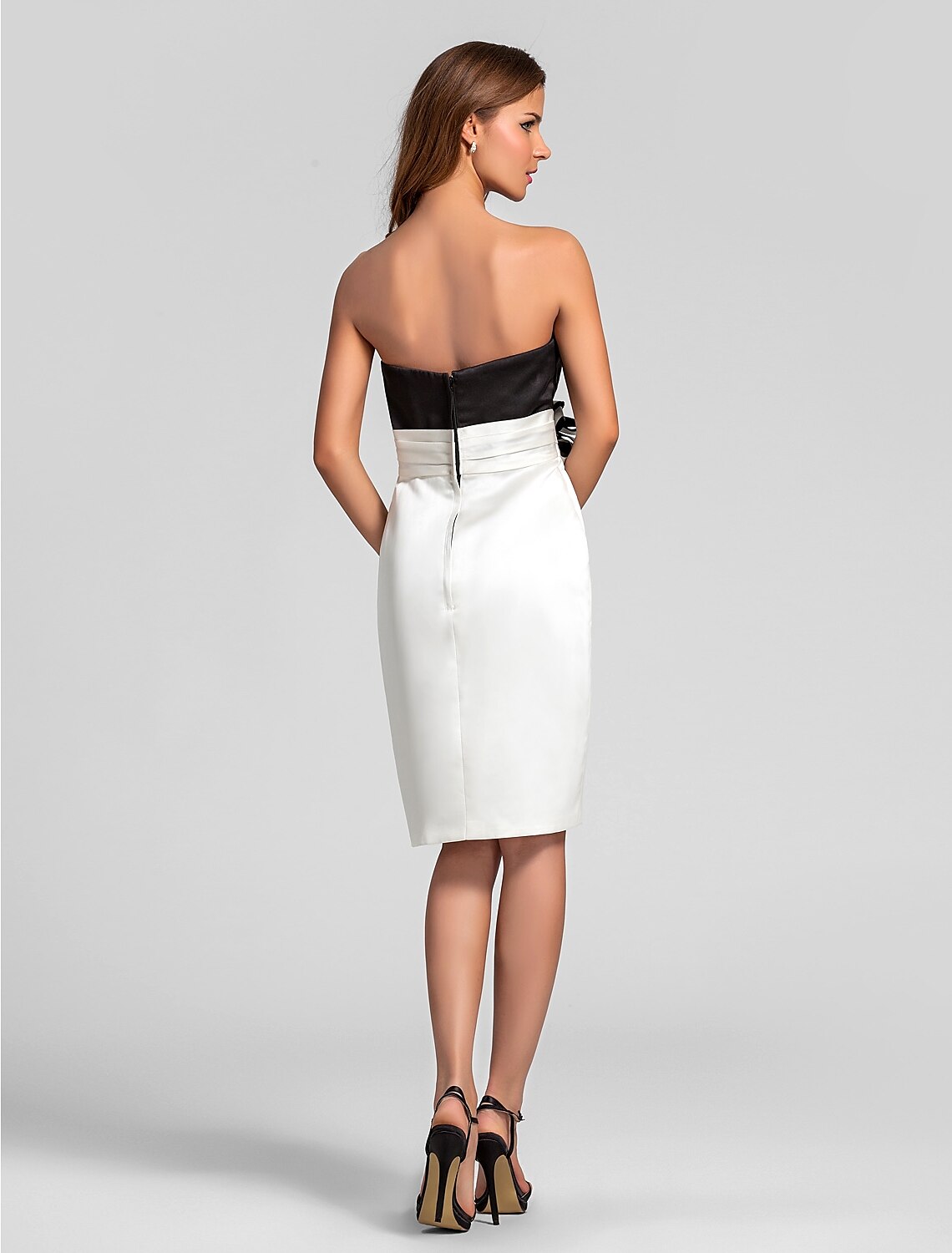 Luolandi Sheath / Column Strapless Knee Length Satin Bridesmaid Dress