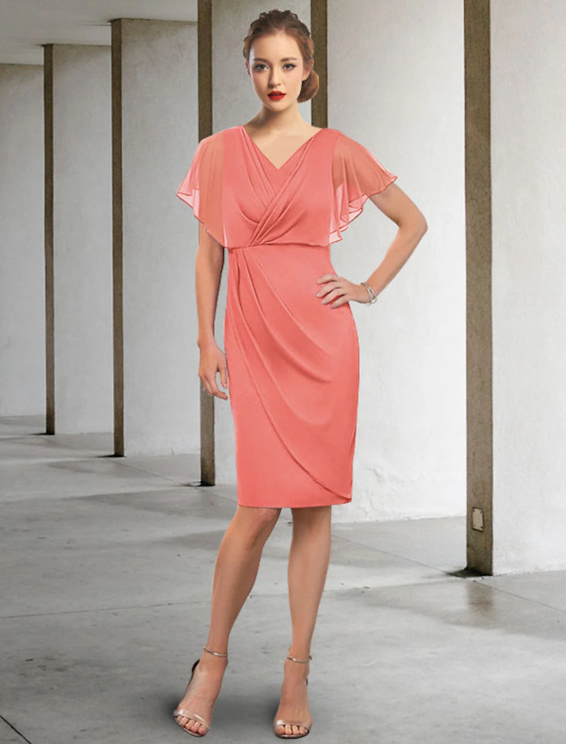 Luolandi Sheath / Column Mother of the Bride Dress Elegant V Neck Knee Length Chiffon Short Sleeve