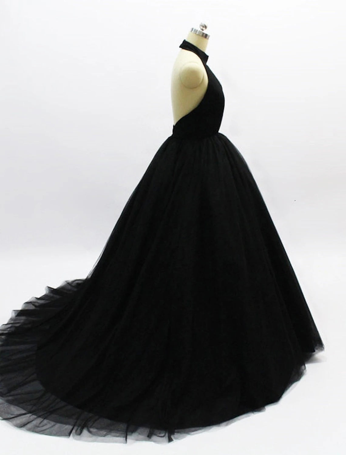 Luolandi Ball Gown Prom Dresses Open Back Dress Wedding Party Court Train Sleeveless Halter Tulle Backless