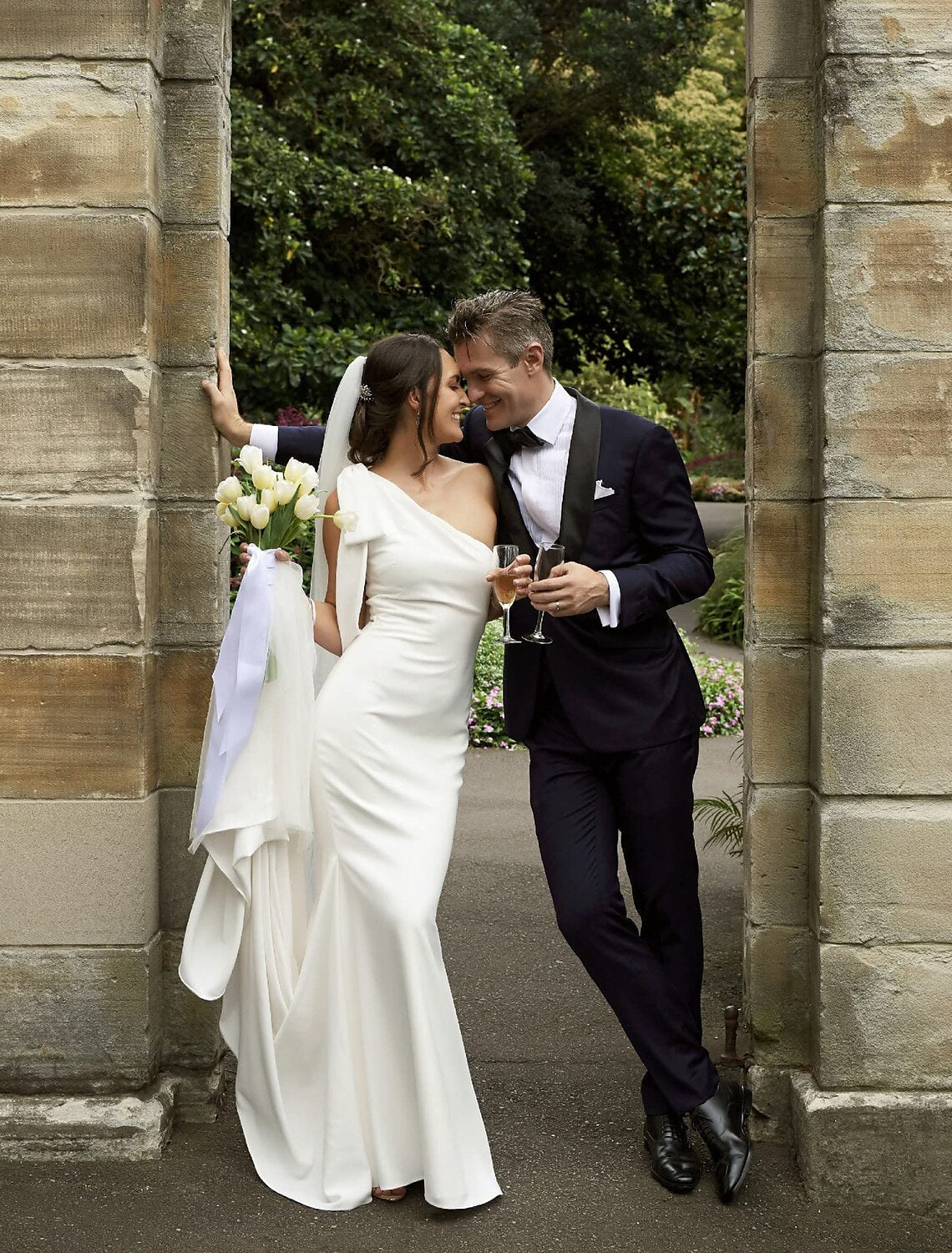 Luolandi Boho Wedding Dresses Mermaid One Shoulder Sleeveless Court Train Fabric Bridal Gowns