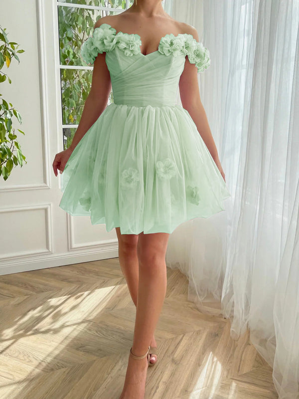 Luolandi A Line Strapless Short Tulle Homecoming Dress Off Shoulder Graduation Dress With Flowers