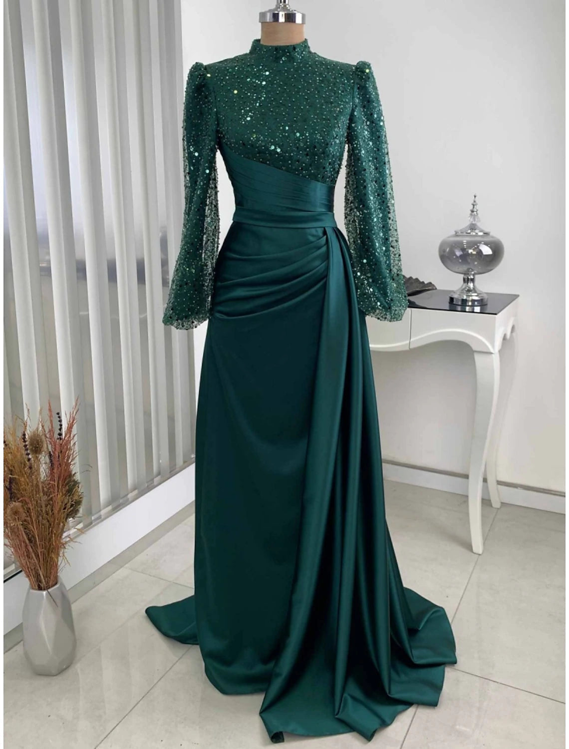Luolandi A-Line Evening Gown Champagne Christmas Elegant Dress Formal Sweep / Brush Train Long Sleeve High Neck Satin Prom Dress