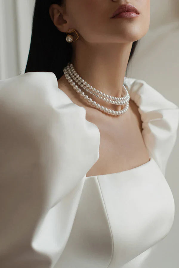 Luolandi Palace Train A Square Long sleeved Satin Retro Wedding Dress Beautiful