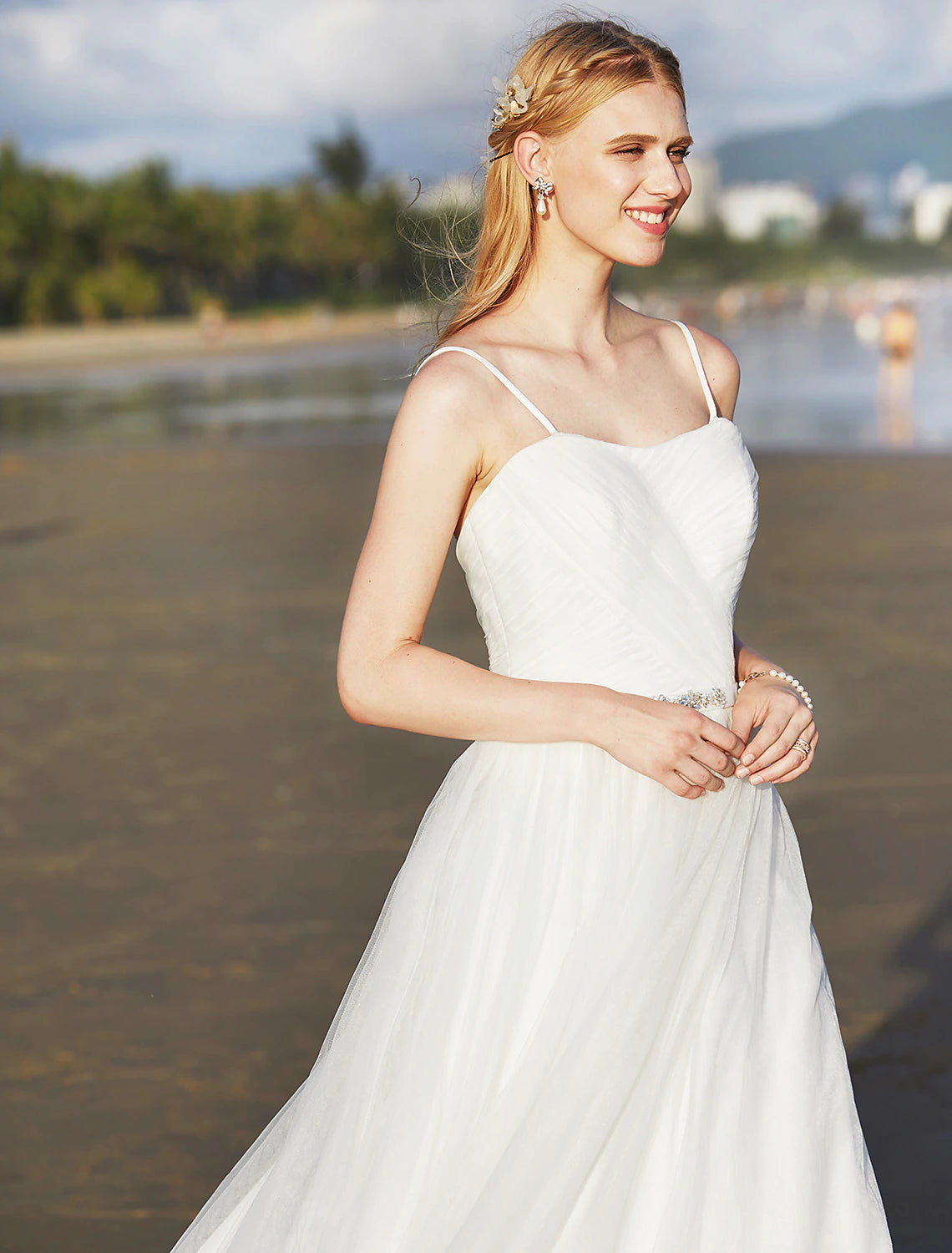 Luolandi Beach Wedding Dresses A-Line Spaghetti Strap Sleeveless Sweep / Brush Train Chiffon Bridal Gowns With Sashes