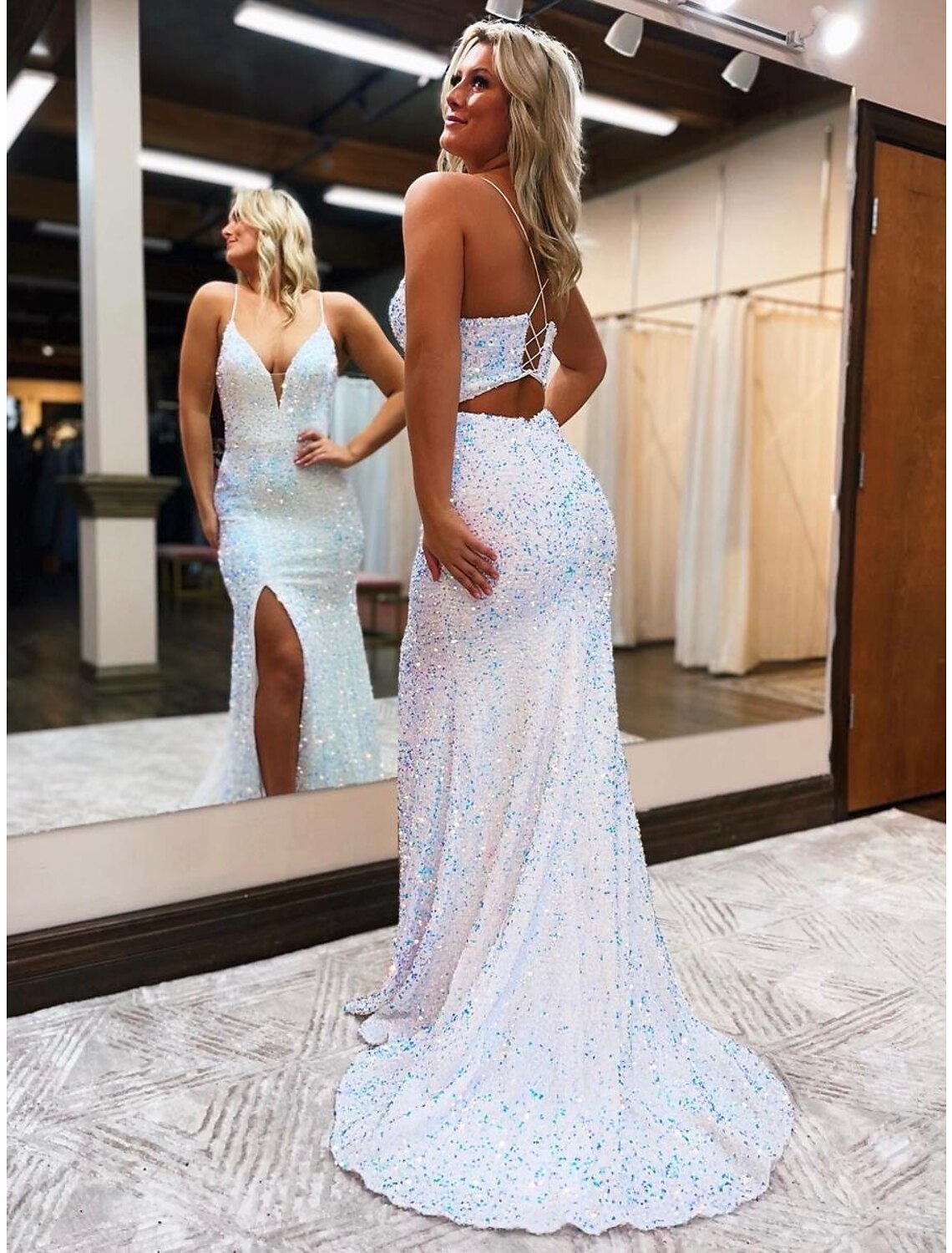 Luolandi Mermaid / Trumpet Prom Dresses Sparkle & Shine Dress Formal Wedding Party Court Train Sleeveless V Neck Sequined Backless