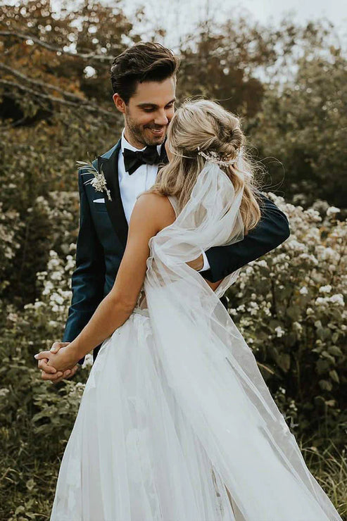 Luolandi Vintage Country A-Line Boho Lace Wedding Dress Retro Rustic V-Neck Tulle Sleeveless Floor Length with Appliques
