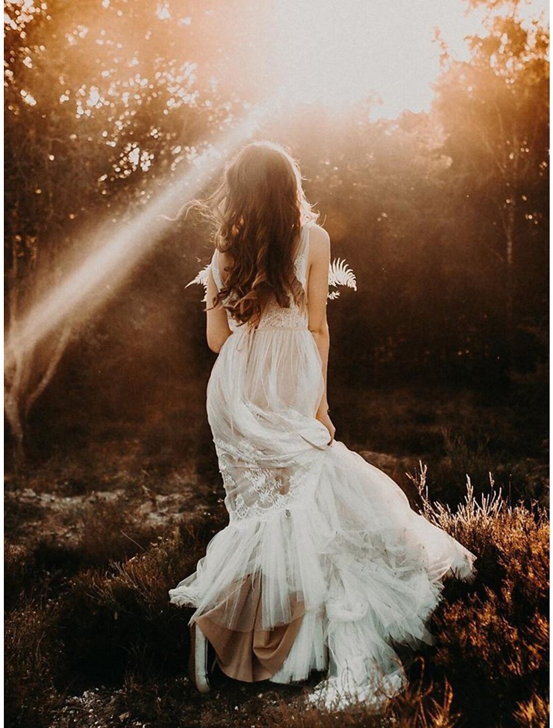 Luolandi Beach Boho Wedding Dresses A-Line V Neck Sleeveless Court Train Lace Bridal Gowns With Lace Fall Wedding Party