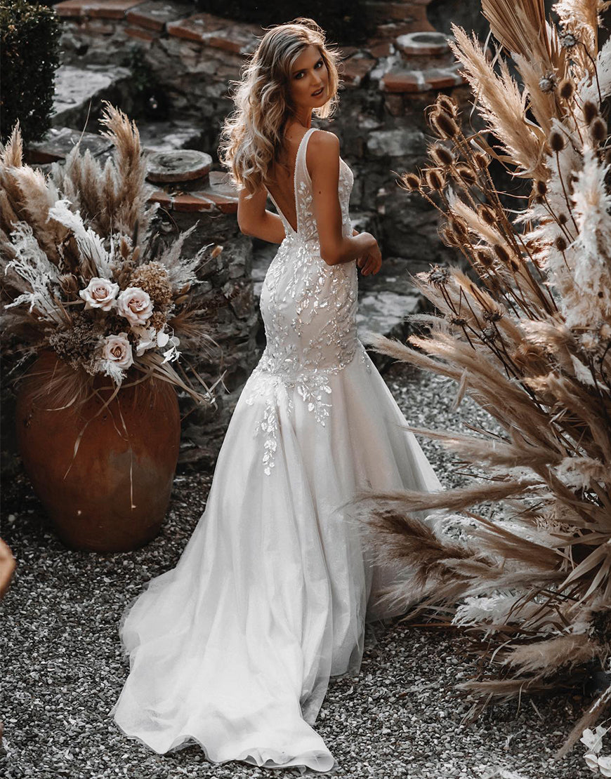 Luolandi Mermaid Wedding Dress with 3D Embroidery V-neck Open Back Floor Length Sexy