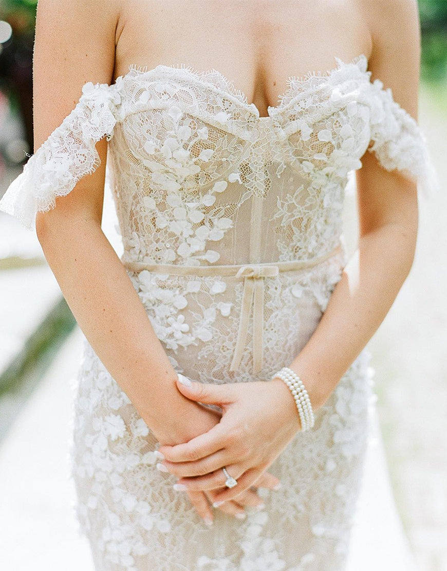 Luolandi Corset Style Slim Fit Sweetheart Tulle Bridal Wedding Gown Off Shoulder