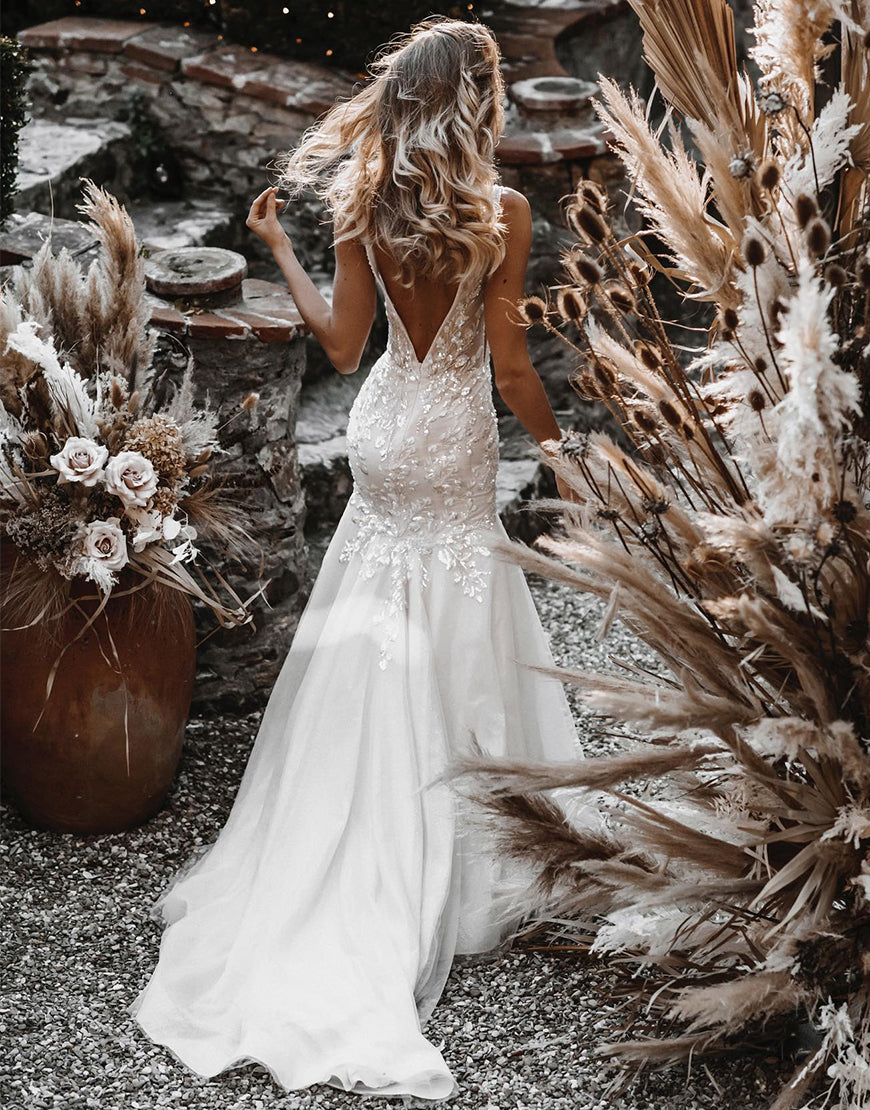 Luolandi Mermaid Wedding Dress with 3D Embroidery V-neck Open Back Floor Length Sexy