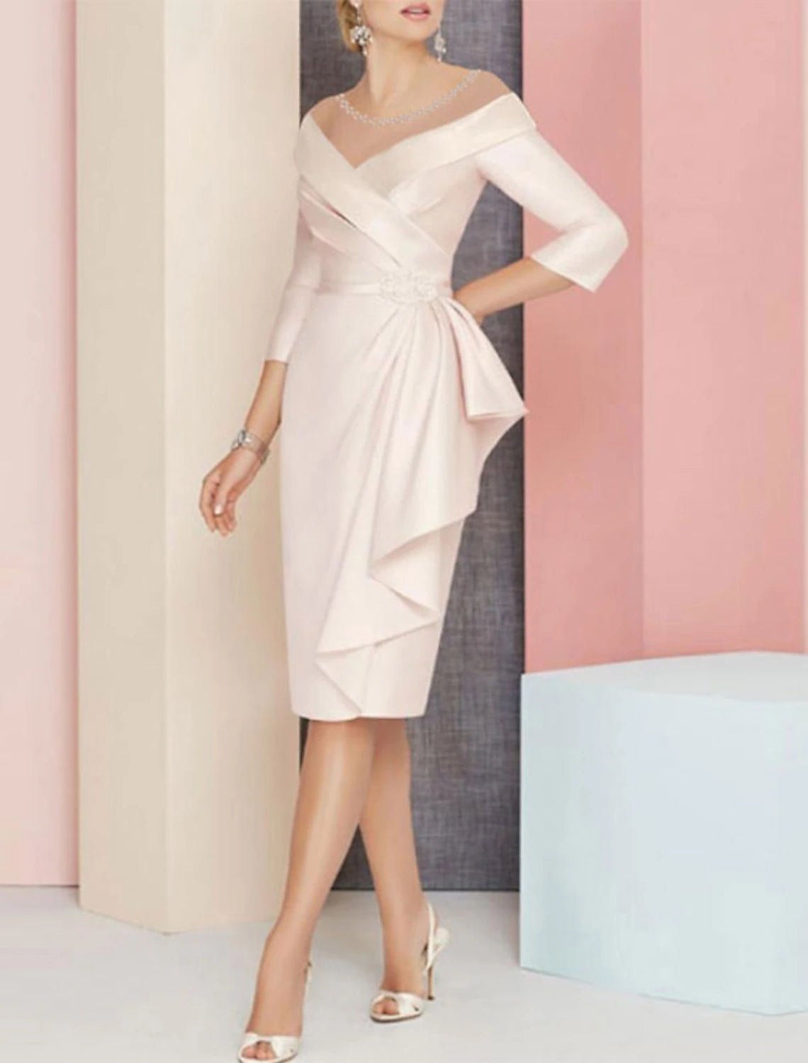 Luolandi Sheath / Column Mother of the Bride Dress Wedding Guest Elegant Vintage Plus Size V Neck Knee Length Satin 3/4 Length Sleeve Blush