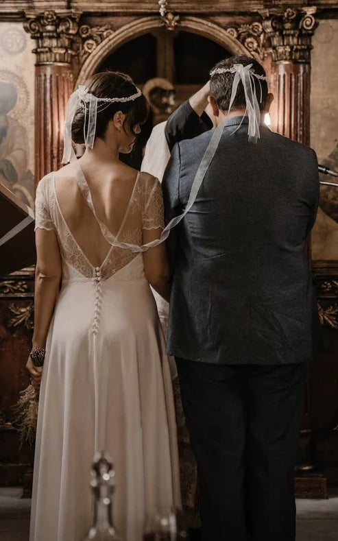 Luolandi Minimalist Casual Short Sleeves A-Line Boho Lace Wedding Dress Simple Modest Deep-V Back Bridal Gown Elegant