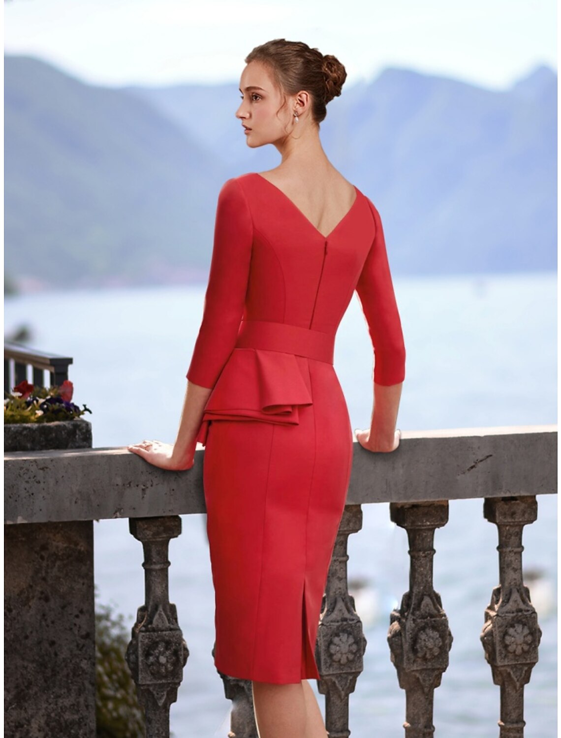 Luolandi Sheath / Column Cocktail Dresses Elegant Dress Cocktail Party Knee Length Christmas Red Green Dress 3/4 Length Sleeve V Neck Polyester