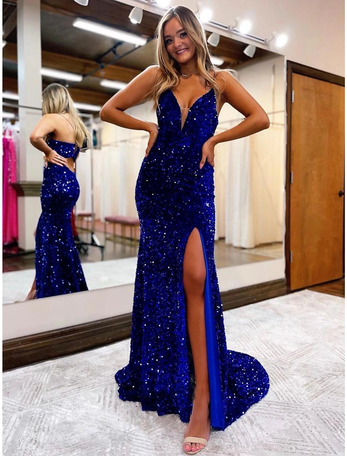 Luolandi Mermaid / Trumpet Prom Dresses Sparkle & Shine Dress Formal Wedding Party Court Train Sleeveless V Neck Sequined Backless