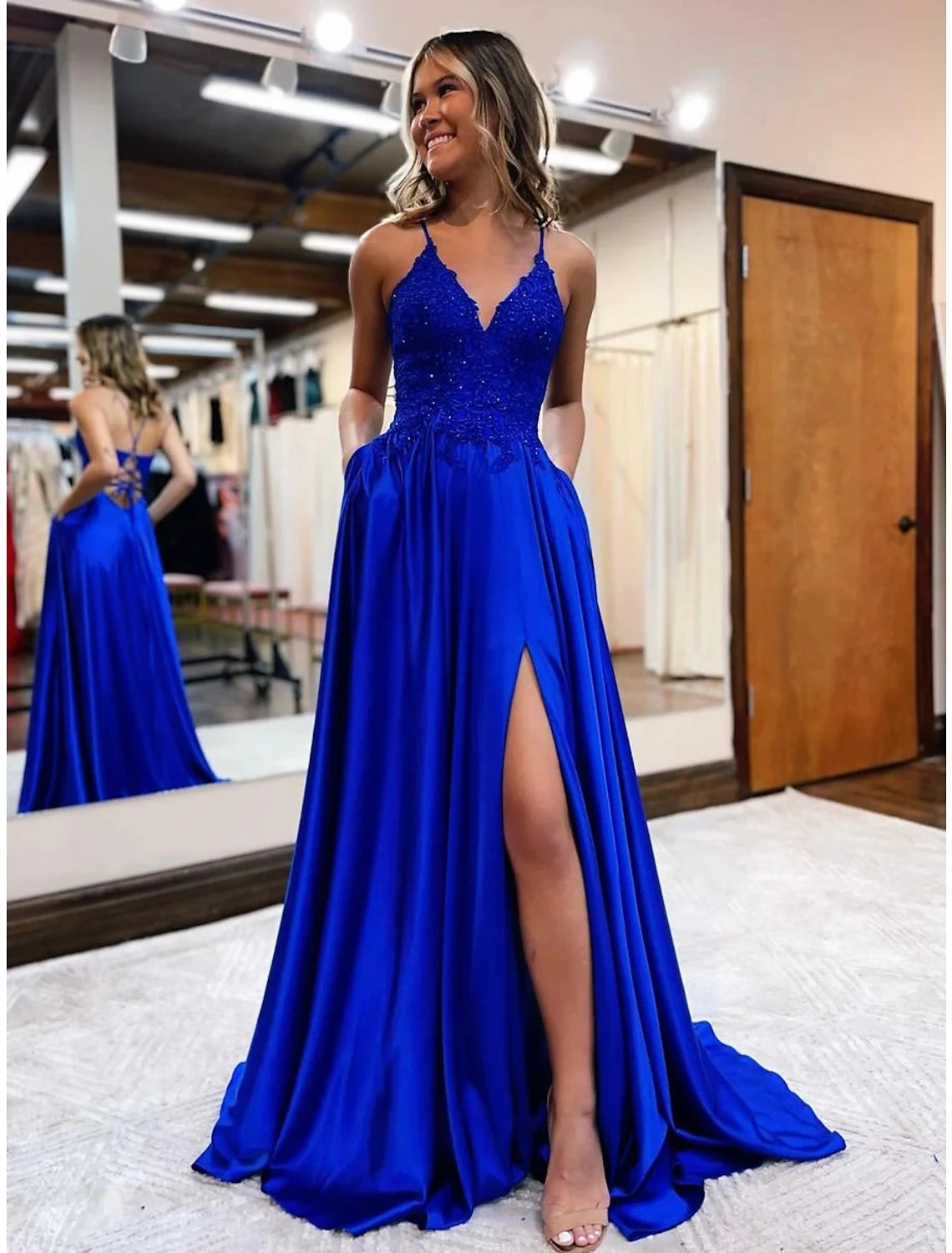 Luolandi A-Line Prom Dresses Empire Dress Formal Wedding Party Court Train Sleeveless V Neck Satin Backless
