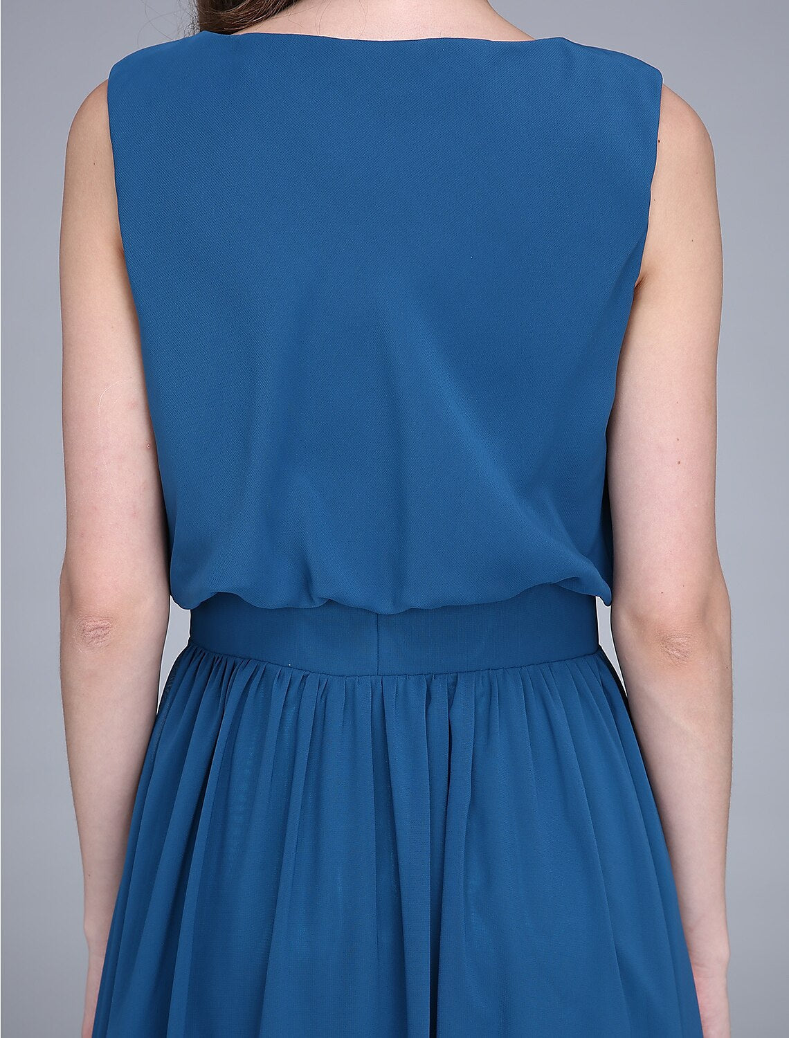 Luolandi Sheath / Column Bridesmaid Dress Jewel Neck Sleeveless Floor Length Chiffon with Sash