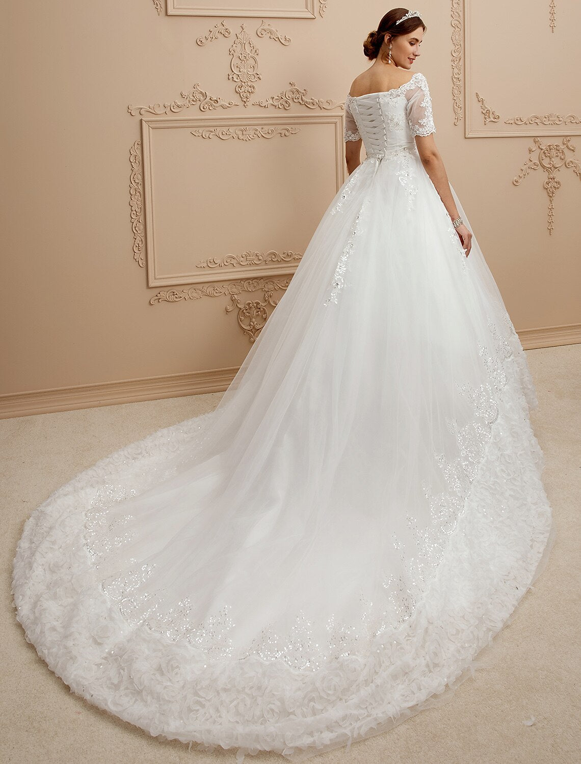 Luolandi A-Line Bateau Neck Cathedral Train Lace Made-To-Measure Long Wedding Dresses with Lace