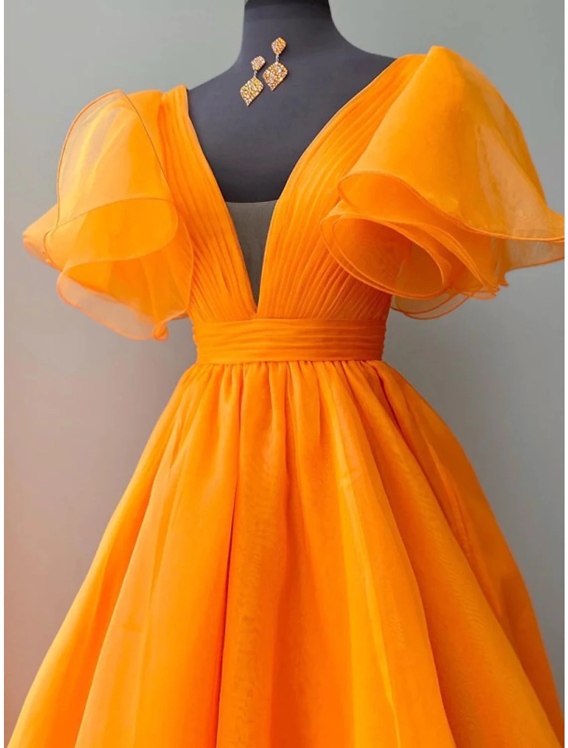 Luolandi Ball Gown Evening Gown Celebrity Style Dress Wedding Party Floor Length Short Sleeve V Neck Organza with Pleats