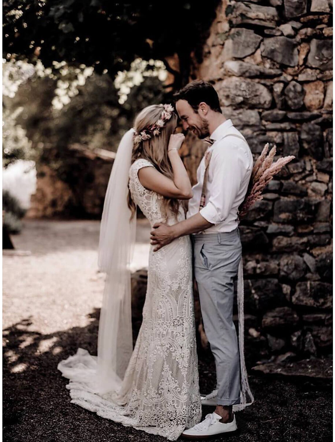 Luolandi Beach Boho Wedding Dresses Mermaid / Trumpet V Neck Cap Sleeve Court Train Lace Bridal Gowns With Appliques