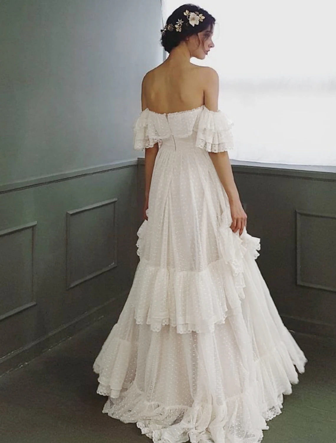 Luolandi Beach Wedding Dresses A-Line Off Shoulder Cap Sleeve Sweep / Brush Train Tulle Bridal Gowns