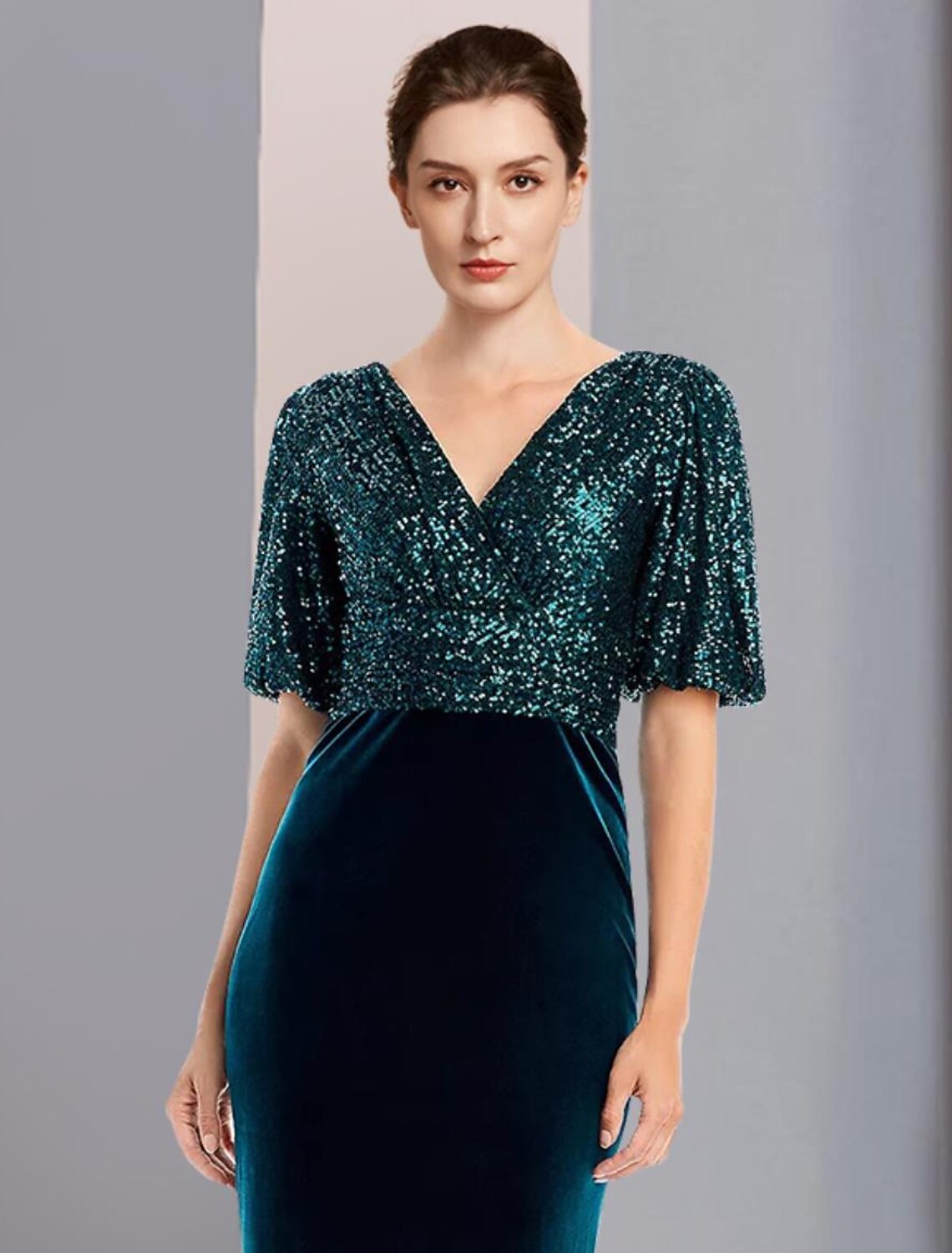 Luolandi Sheath / Column Mother of the Bride Dress Formal Wedding Guest Elegant Vintage V Neck Sweep / Brush Train Sequined Velvet Half Sleeve with Color
