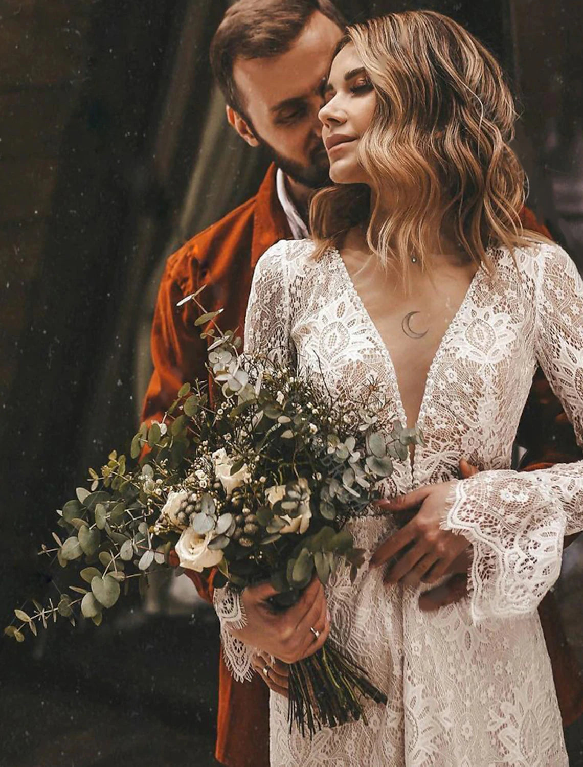 Luolandi A-Line Fall Wedding Dresses Vintage Long Sleeve V Neck Outdoor Romantic Bridal Gowns
