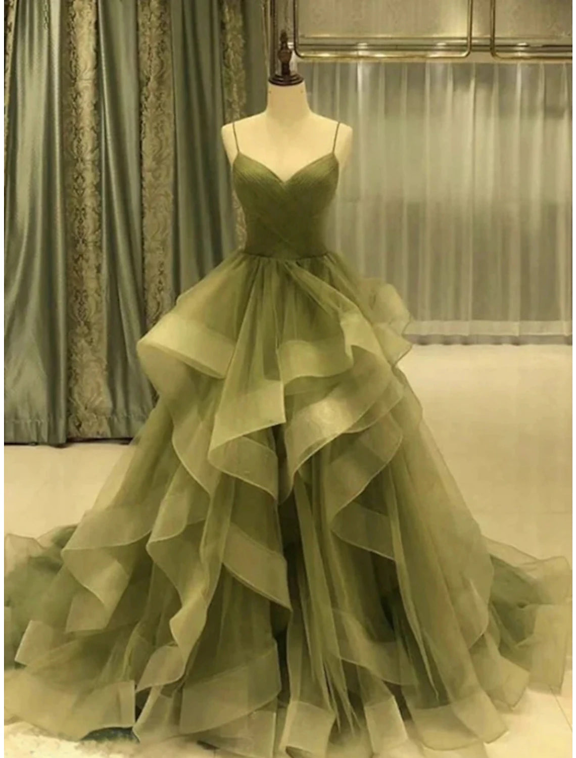 Luolandi A-Line Prom Dresses Elegant Dress Formal Court Train Christmas Red Green Dress Sleeveless Spaghetti Strap Tulle with Pleats