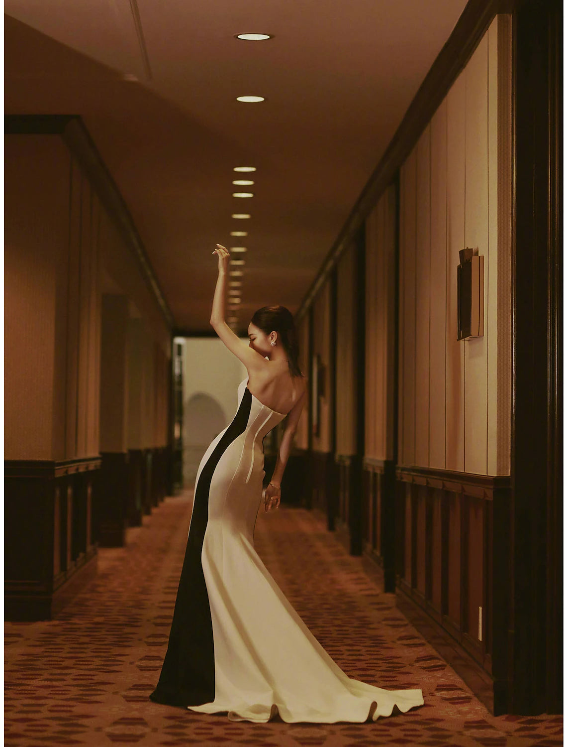 Luolandi Mermaid / Trumpet Evening Gown Color Block Dress Engagement Court Train Sleeveless Strapless Satin