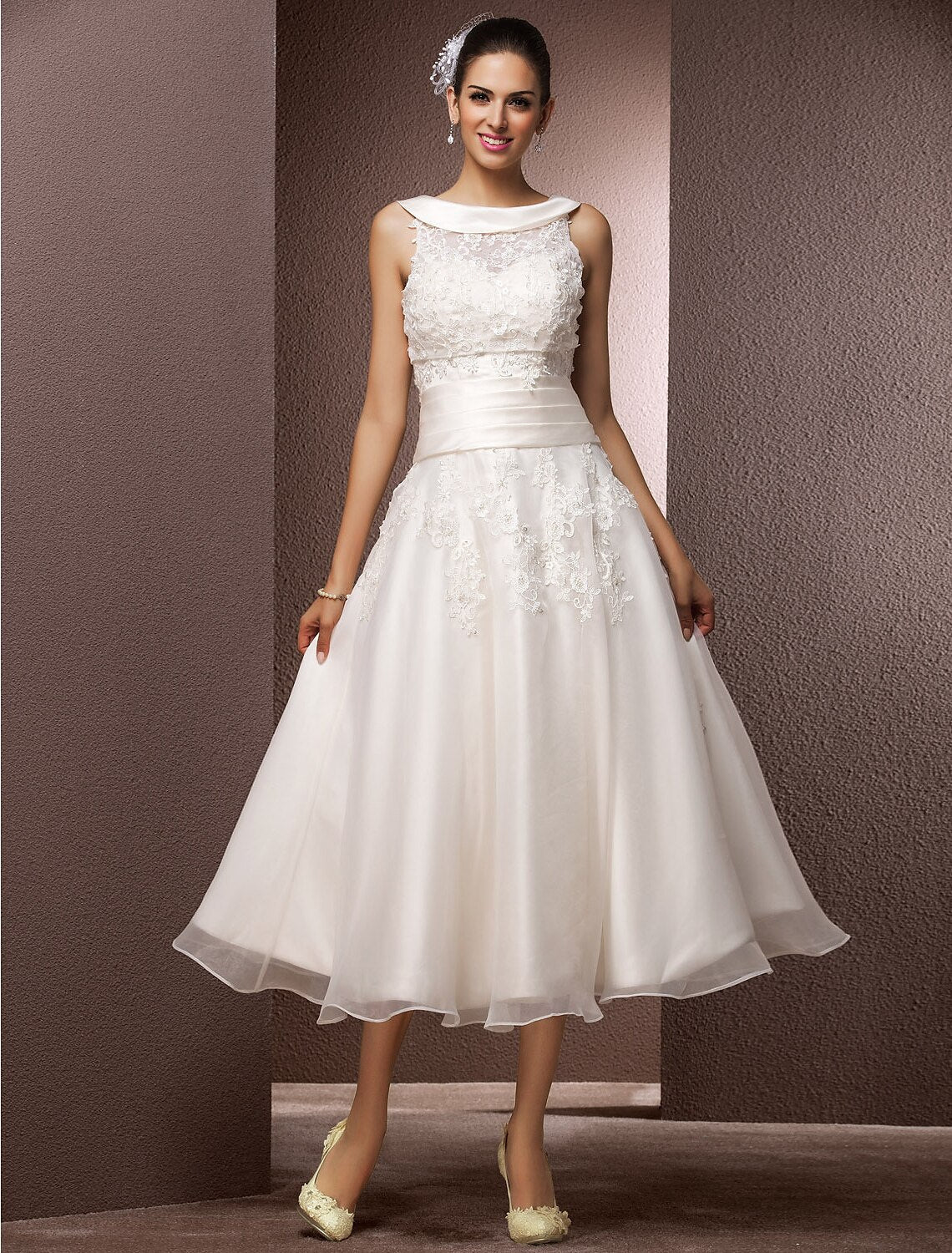 Luolandi Hall Wedding Dresses Tea Length A-Line Sleeveless Illusion Neck Lace With Pearl