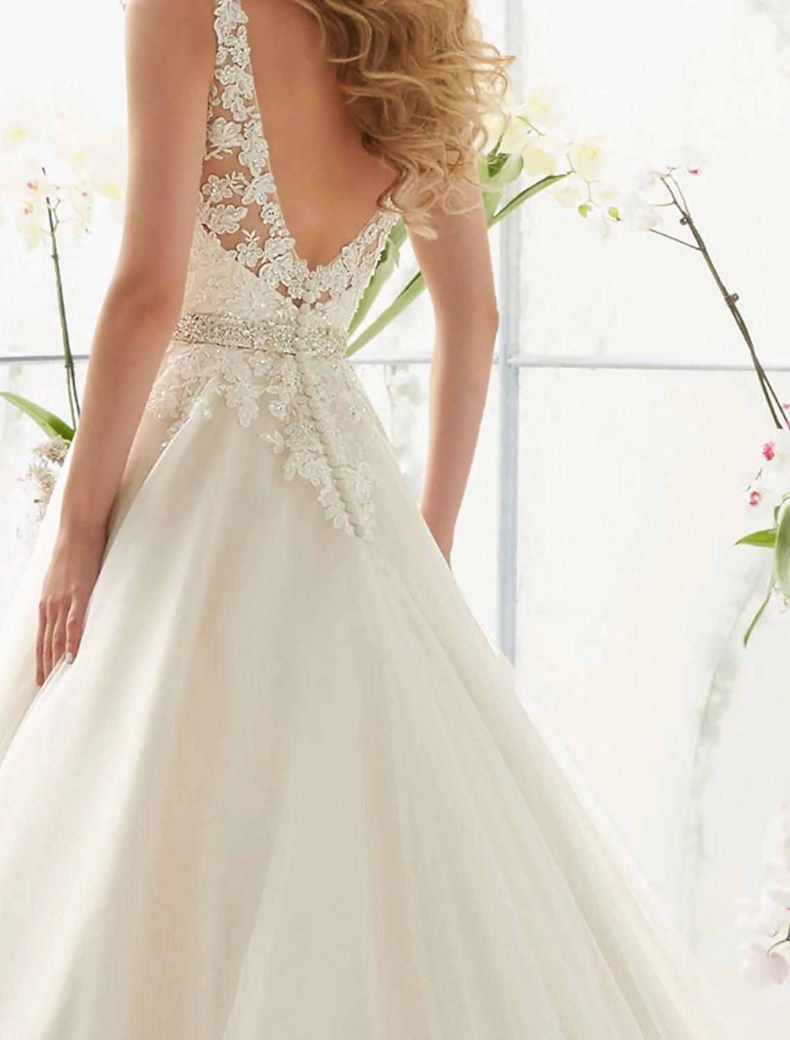 Luolandi Engagement Open Back Sexy Formal Wedding Dresses A-Line V Neck Sleeveless Court Train Lace Bridal Gowns