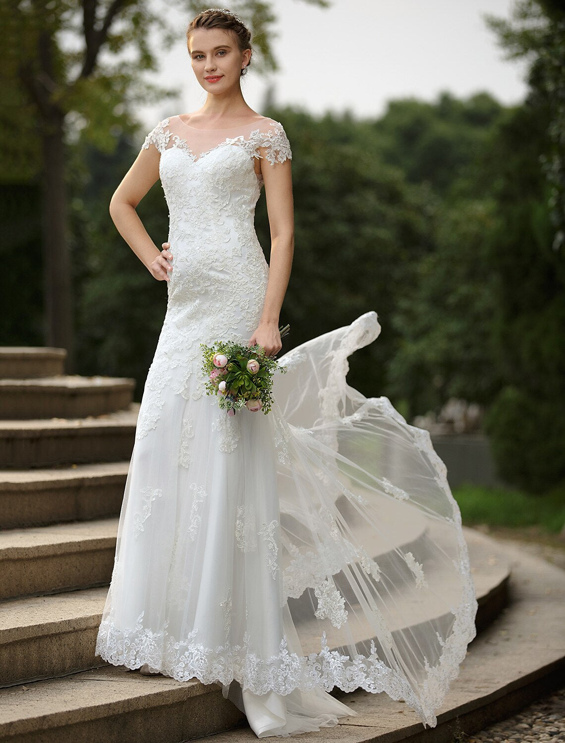 Luolandi Beach Wedding Dresses Mermaid / Trumpet Illusion Neck Short Sleeve Sweep Train Satin Bridal Gowns With Appliques