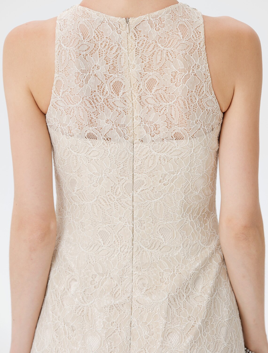 Luolandi Sheath / Column Mother of the Bride Dress Elegant See Through Illusion Neck Floor Length Lace Sleeveless with Crystals