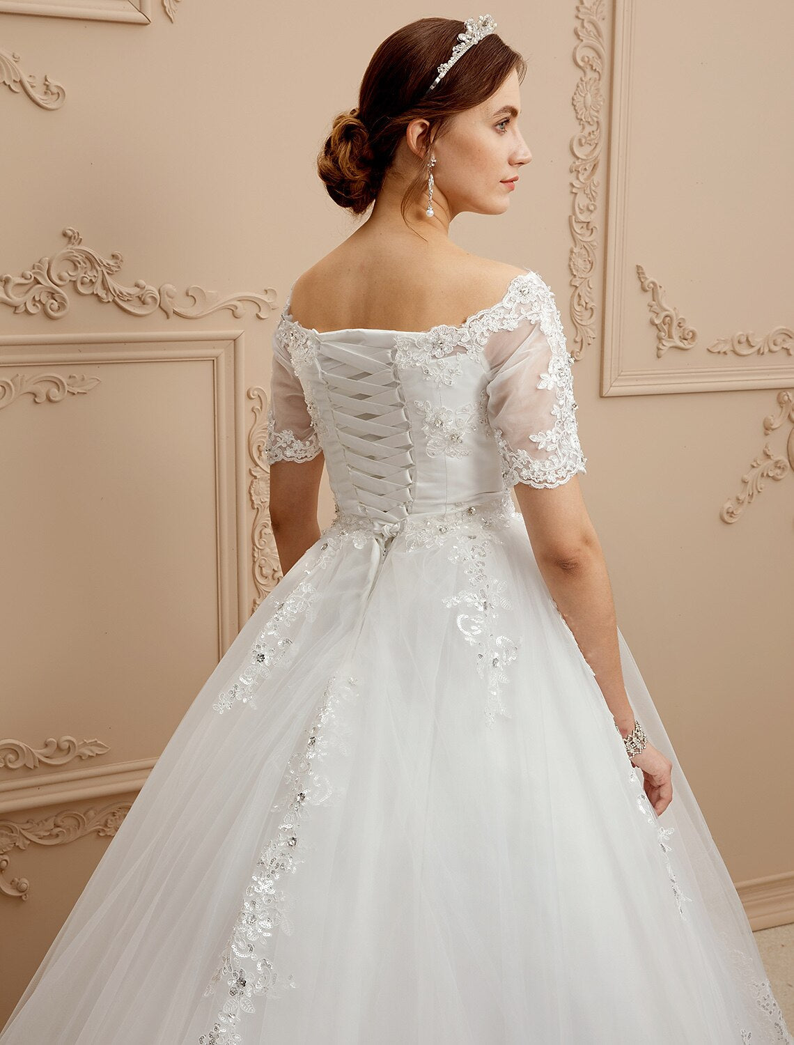 Luolandi A-Line Bateau Neck Cathedral Train Lace Made-To-Measure Long Wedding Dresses with Lace