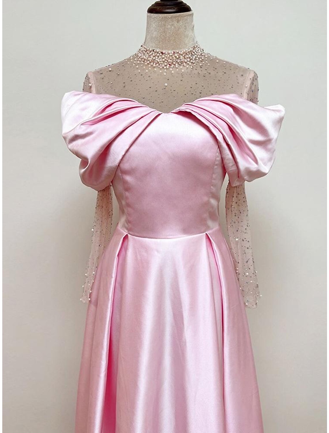 Luolandi A-Line Evening Gown Elegant Dress Formal Prom Floor Length Short Sleeve Sweetheart Satin with Ruched Pearls