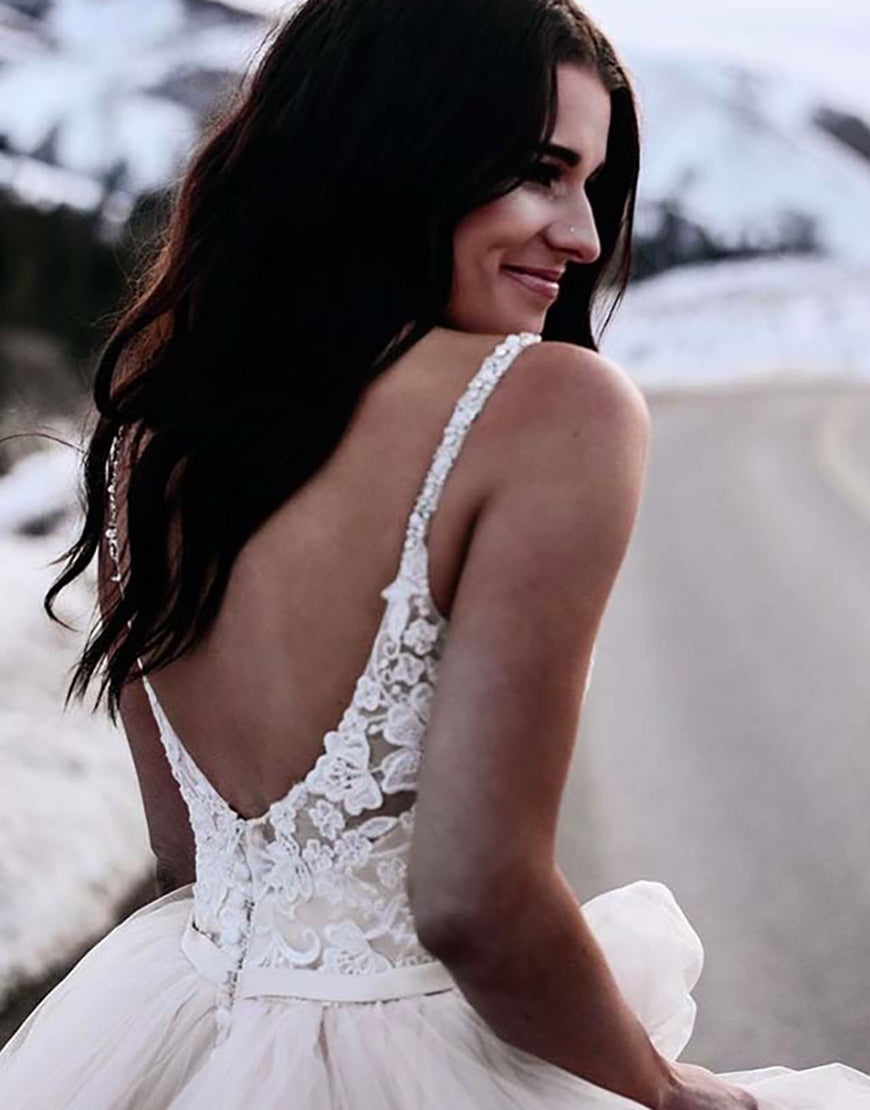 Luolandi Ivory A Line Spaghetti Straps Tulle Long Bridal Dress Open Back Wedding Dresses Beautiful