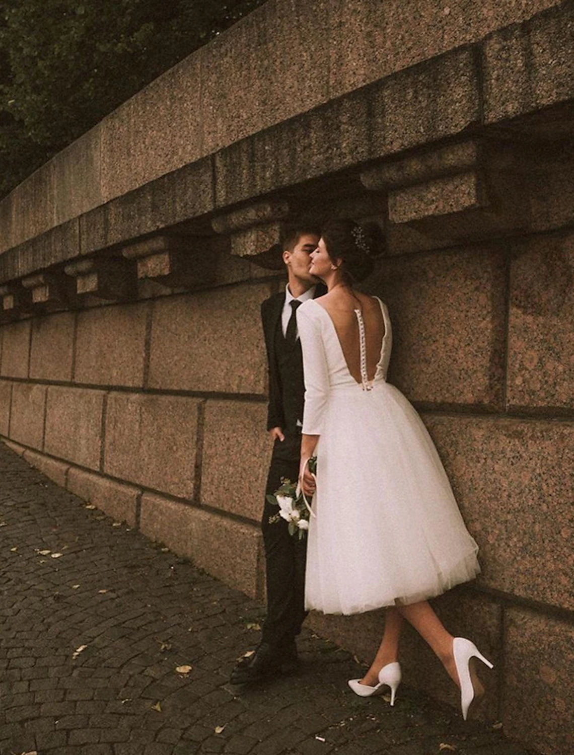 Luolandi Reception Vintage 1940s / 1950s Little Dresses Wedding Dresses A-Line V Neck Long Sleeve Tea Length Satin Bridal Gowns