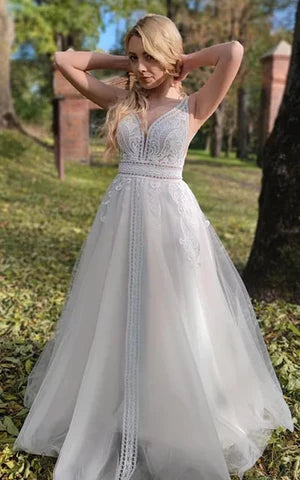 Luolandi Romantic Sleeveless A-Line Lace Wedding Dress With V-neck And Low-V Back Floor Length