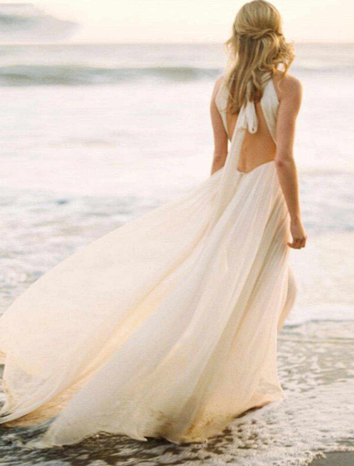 Luolandi Beach Open Back Boho Wedding Dresses A-Line Halter Neck Sleeveless Sweep / Brush Train Chiffon Bridal Gowns