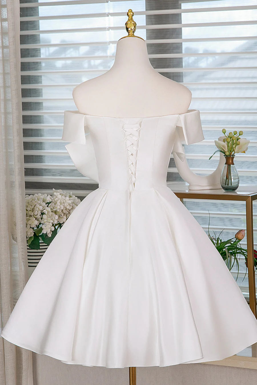 Luolandi Pretty Ivory A Line Princess Off-the-Shoulder Floral Short Party Prom Dress Chic Graduation Homecoming Dress