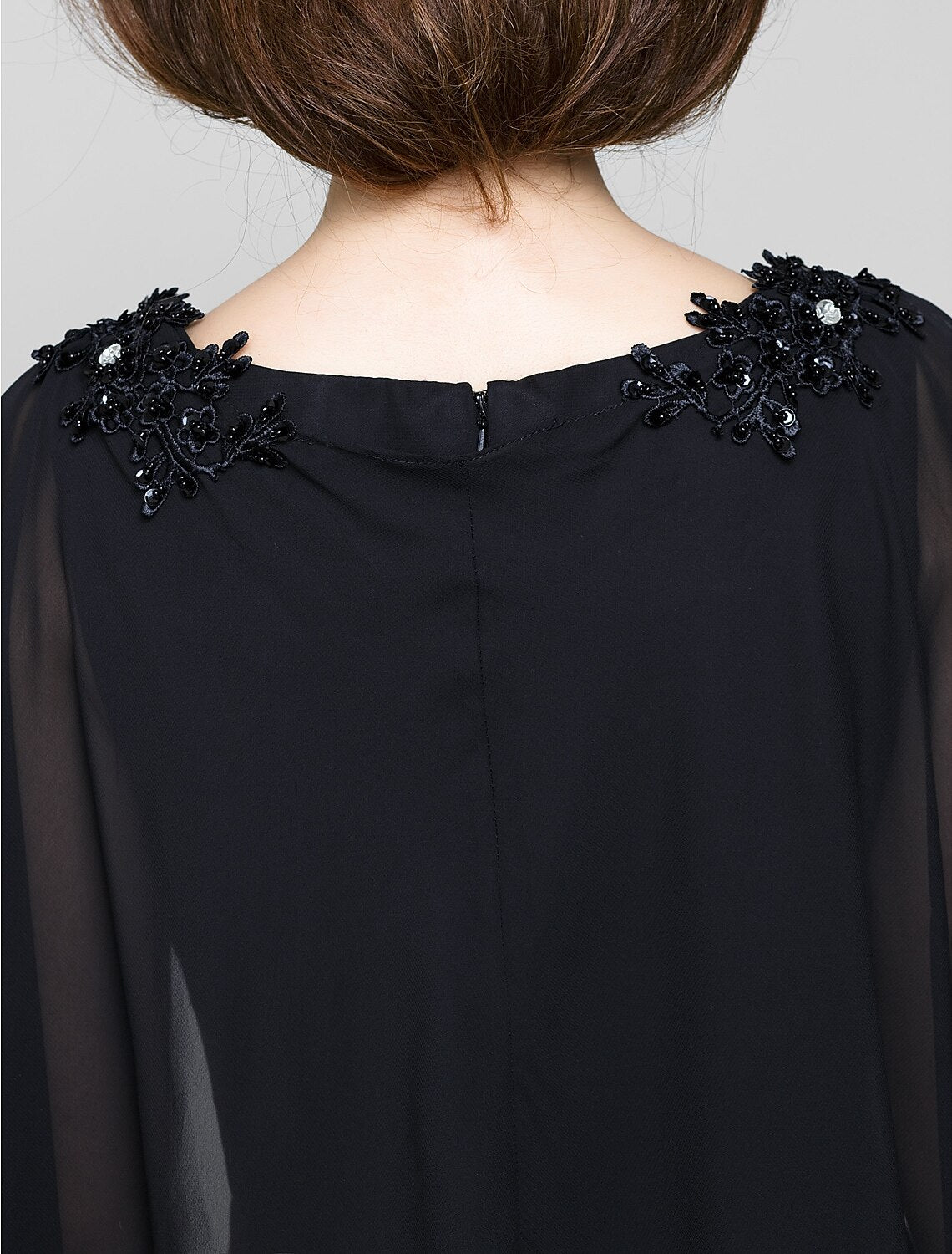 Luolandi Sheath / Column Mother of the Bride Dress Wrap Included Bateau Neck Knee Length Chiffon Sleeveless yes