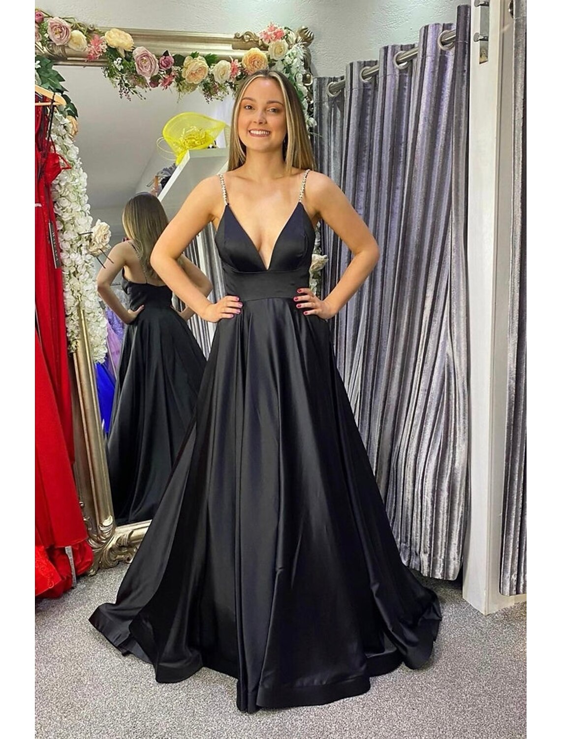 Luolandi A-Line Prom Dresses Princess Dress Formal Floor Length Sleeveless V Neck Satin Backless