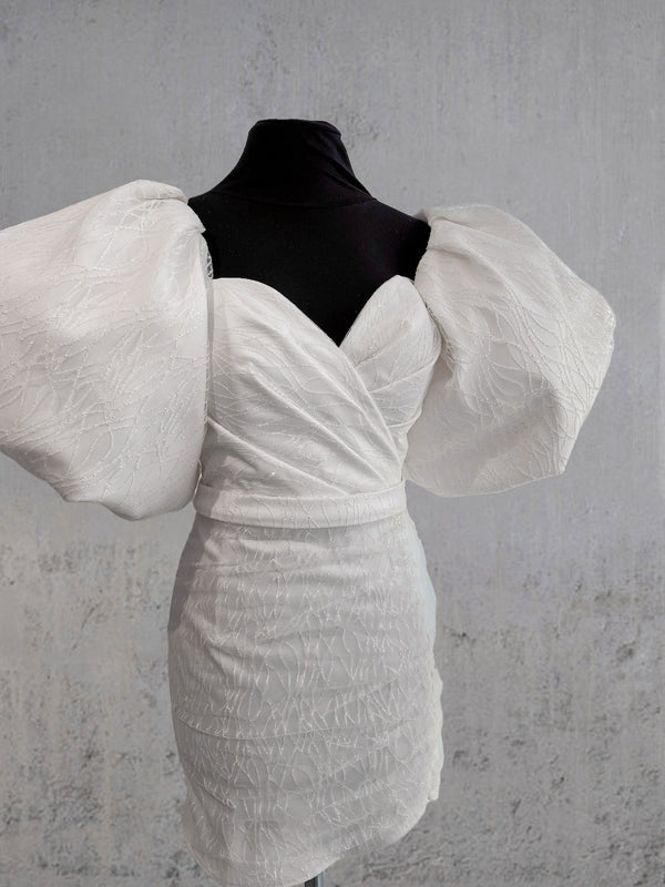 Luolandi Sheath Puff Sleeves Short V-Neck Wedding Dress Beautiful