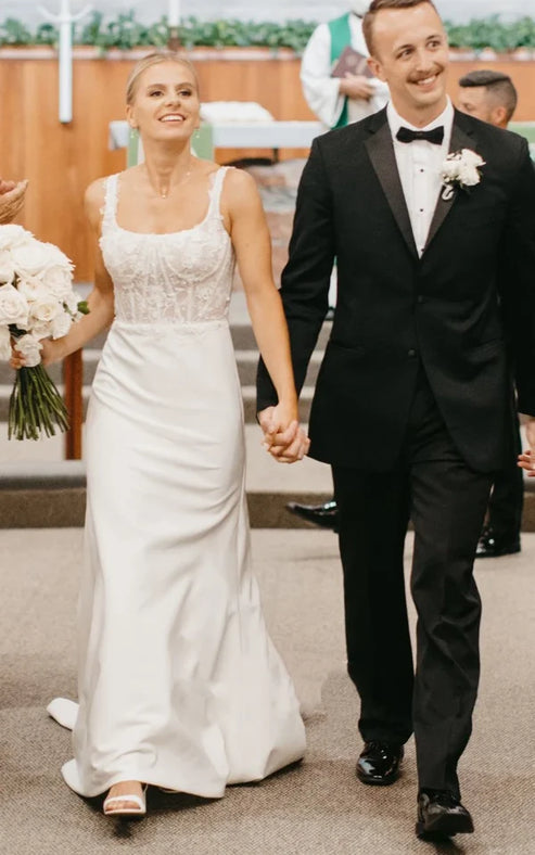 Luolandi Simple Sheath Modern Upper Body Applique Sweep Train Wedding Dresses Elegant