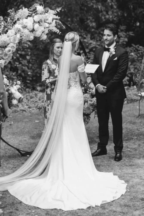 Luolandi Split Front Off-the-shoulder Sexy Sweetheart Satin Wedding Dress With Lace