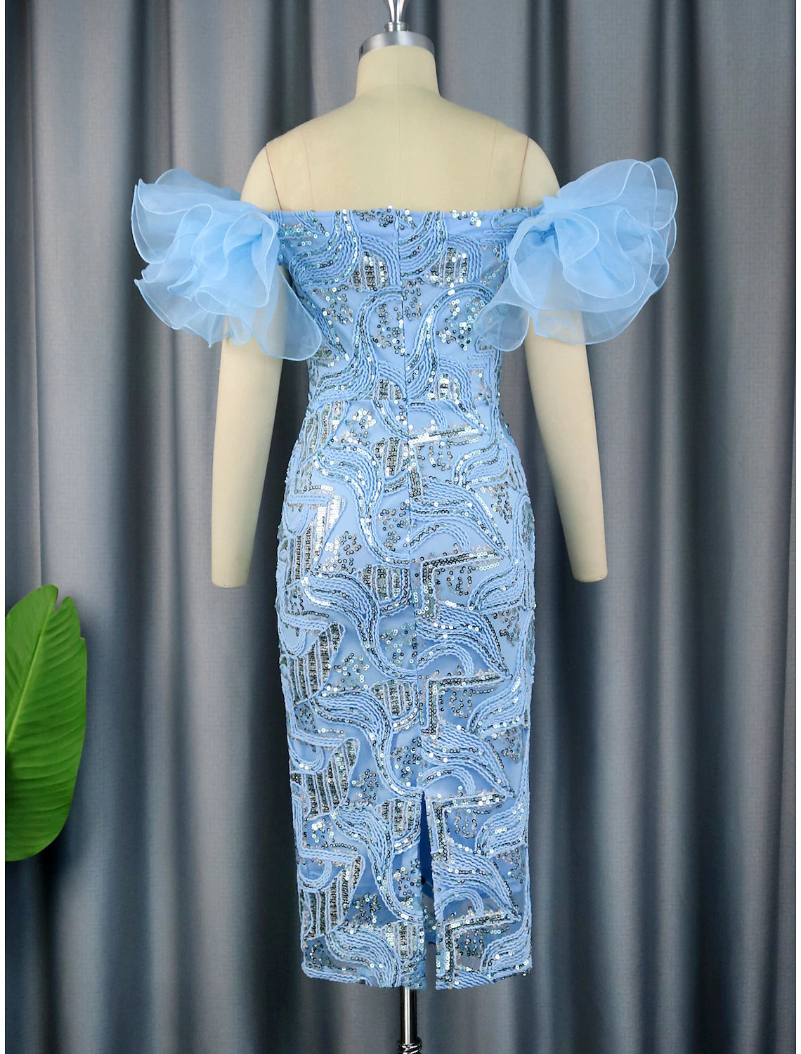 Luolandi Sheath / Column Party Dresses Floral Dress Cocktail Party Sleeveless Off Shoulder Sequined