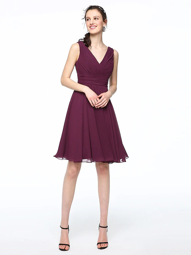 Luolandi A-Line Bridesmaid Dress V Neck Sleeveless Elegant Short / Mini Chiffon with Pleats Pure Color