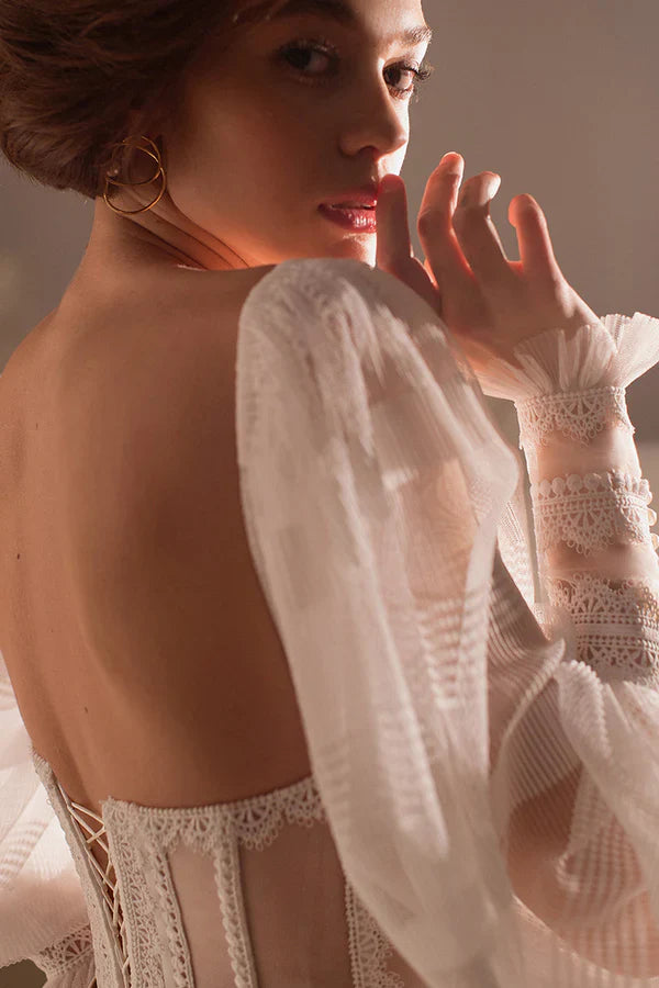 Luolandi A Line Sweetheart Long sleeved Lace Bohemian Wedding Dress Beautiful