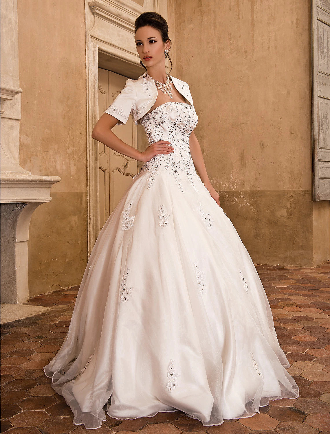 Luolandi Hall Wedding Dresses Ball Gown Strapless Short Sleeve Floor Length Satin Bridal Gowns With Beading
